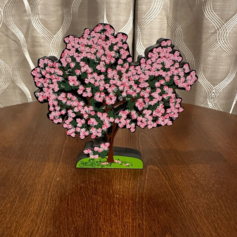 Shelia’s Collectibles Replica of a Blossoming Pink Tree Decor
